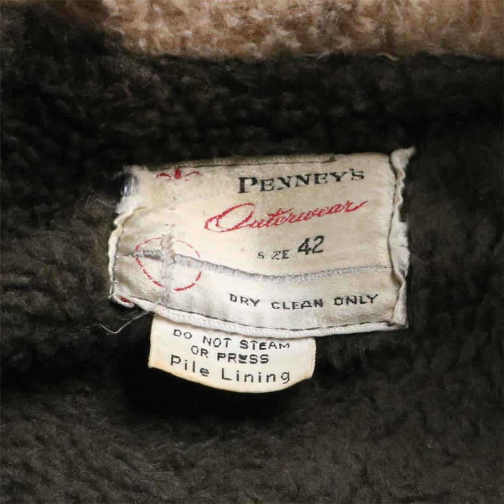 カーコートと呼ばれるだけあって50s PENNY'S レザーファラオジャケット